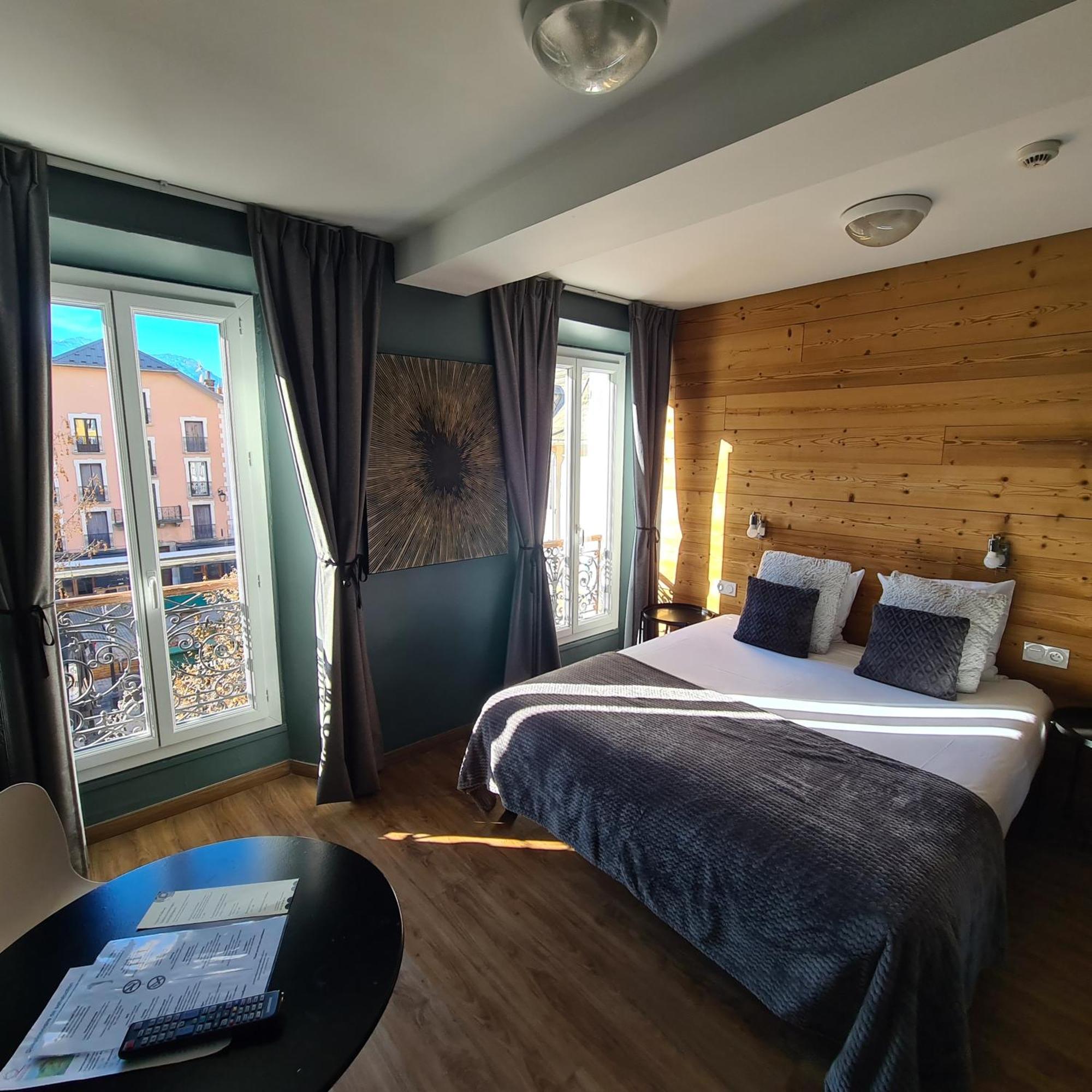 Le Grand Hotel Barcelonnette Exterior foto